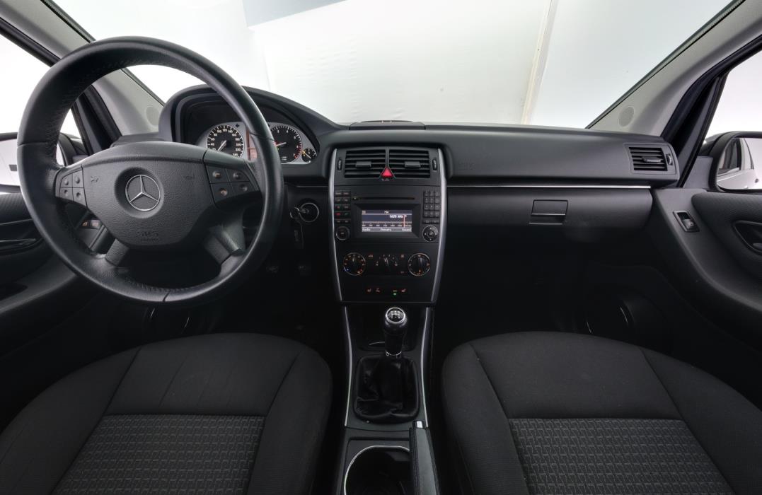 MERCEDES-BENZ B 2011