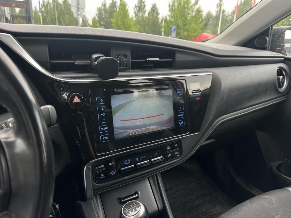 TOYOTA Auris 2016