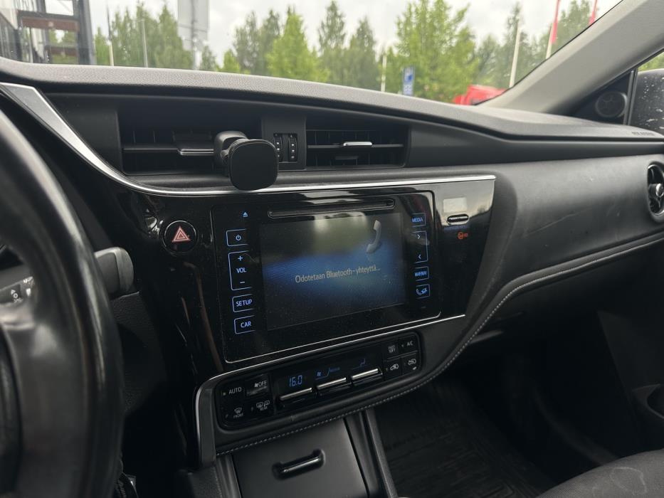 TOYOTA Auris 2016