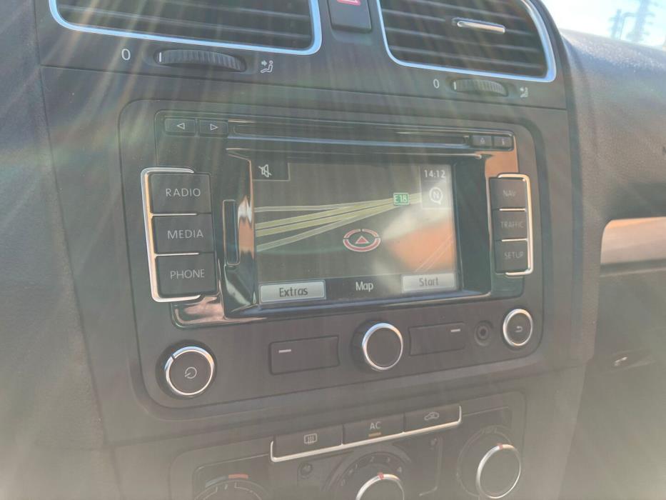 VOLKSWAGEN Golf 2012