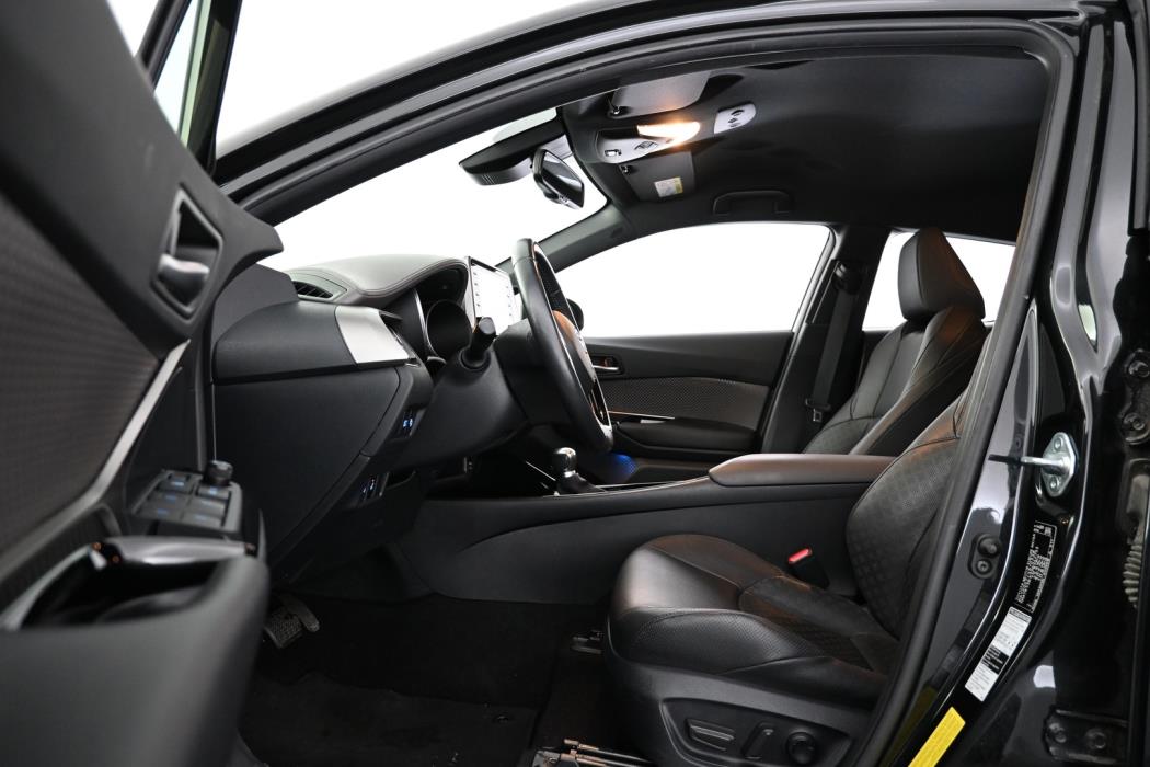 TOYOTA C-HR 2021