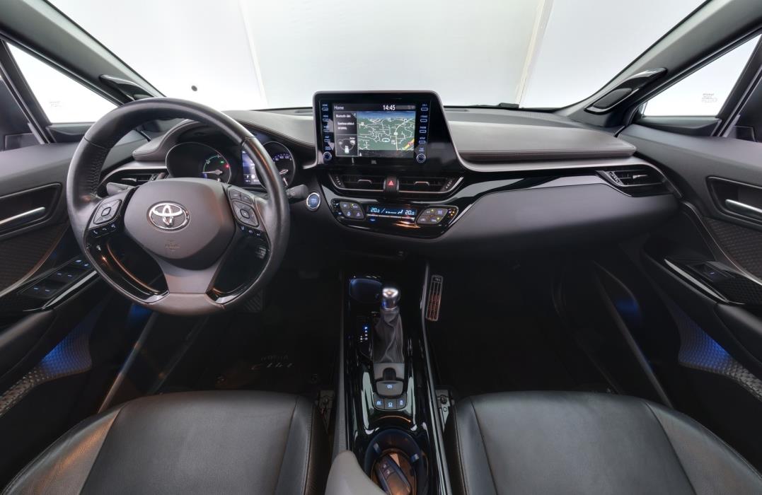 TOYOTA C-HR 2021