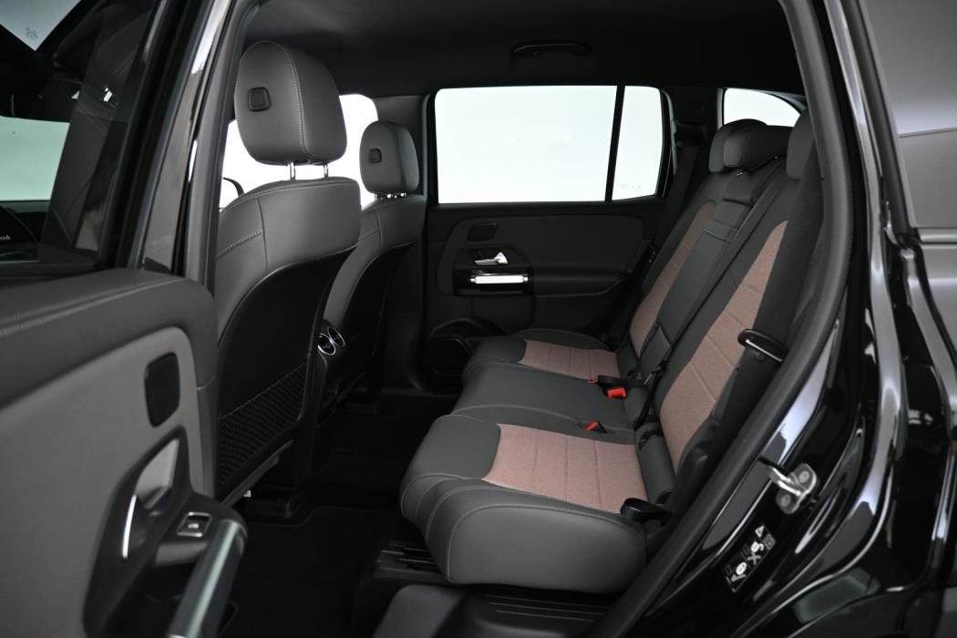 MERCEDES-BENZ EQB 2025