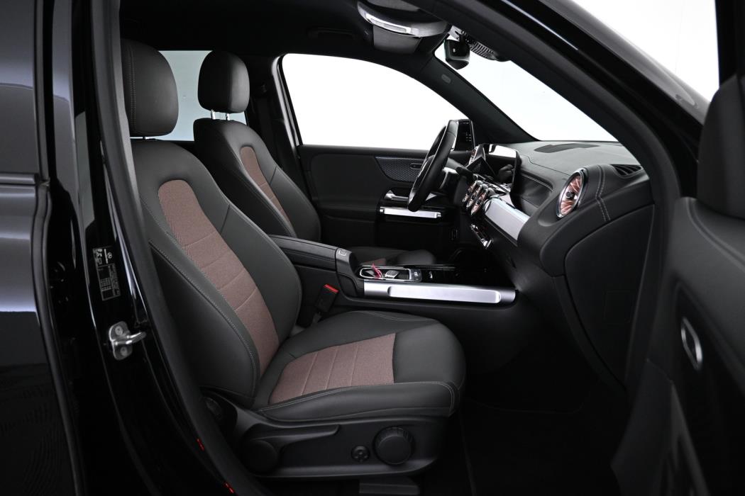 MERCEDES-BENZ EQB 2025