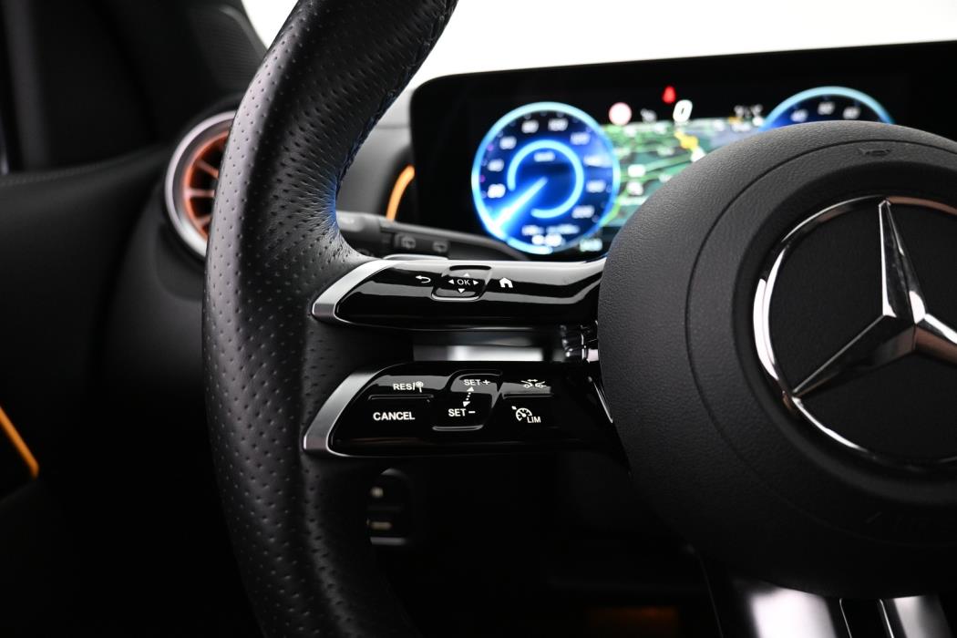 MERCEDES-BENZ EQB 2025