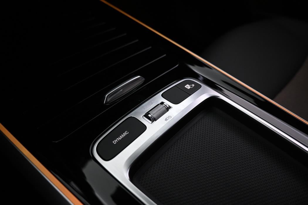 MERCEDES-BENZ EQB 2025