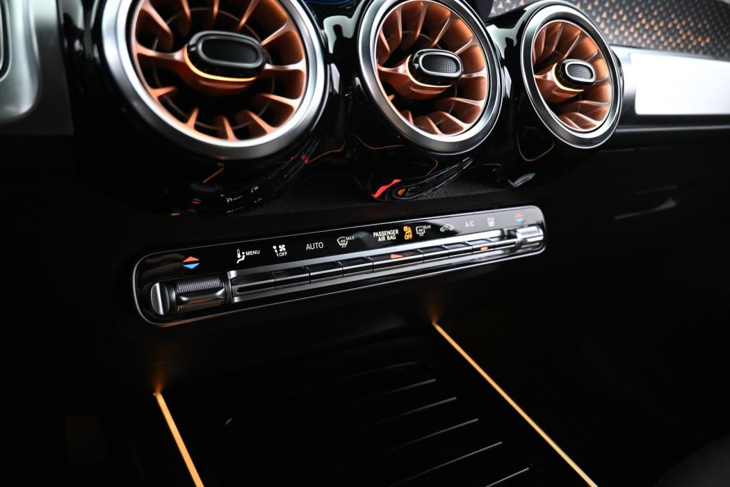 MERCEDES-BENZ EQB 2025