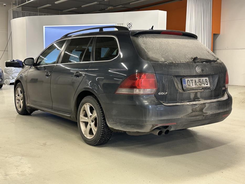 VOLKSWAGEN Golf 2010