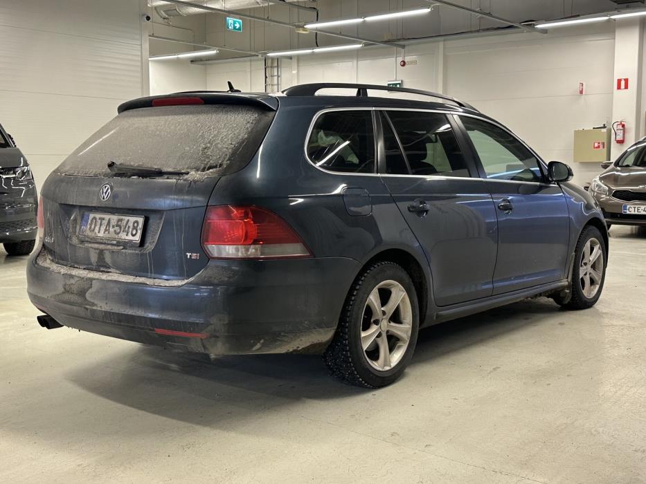 VOLKSWAGEN Golf 2010