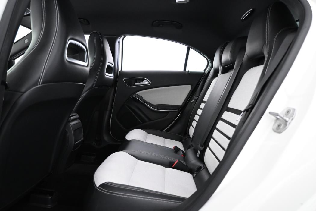 MERCEDES-BENZ A 2013