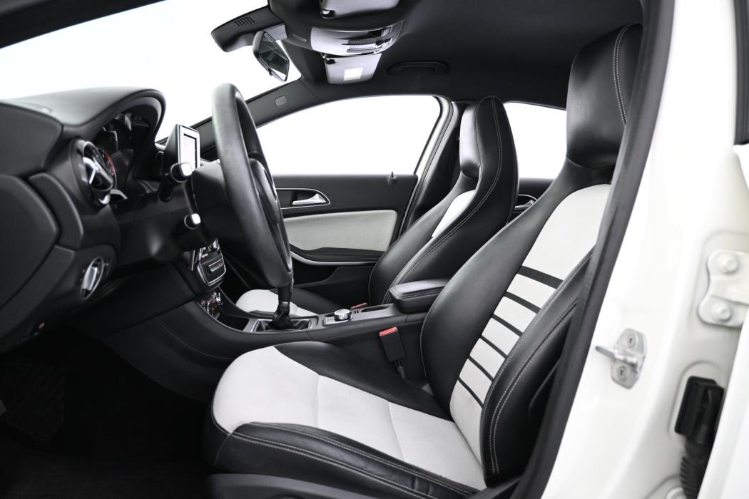 MERCEDES-BENZ A 2013