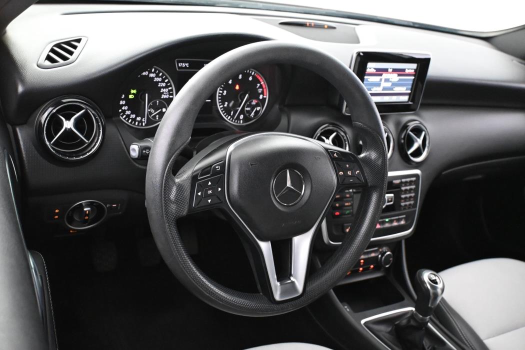 MERCEDES-BENZ A 2013