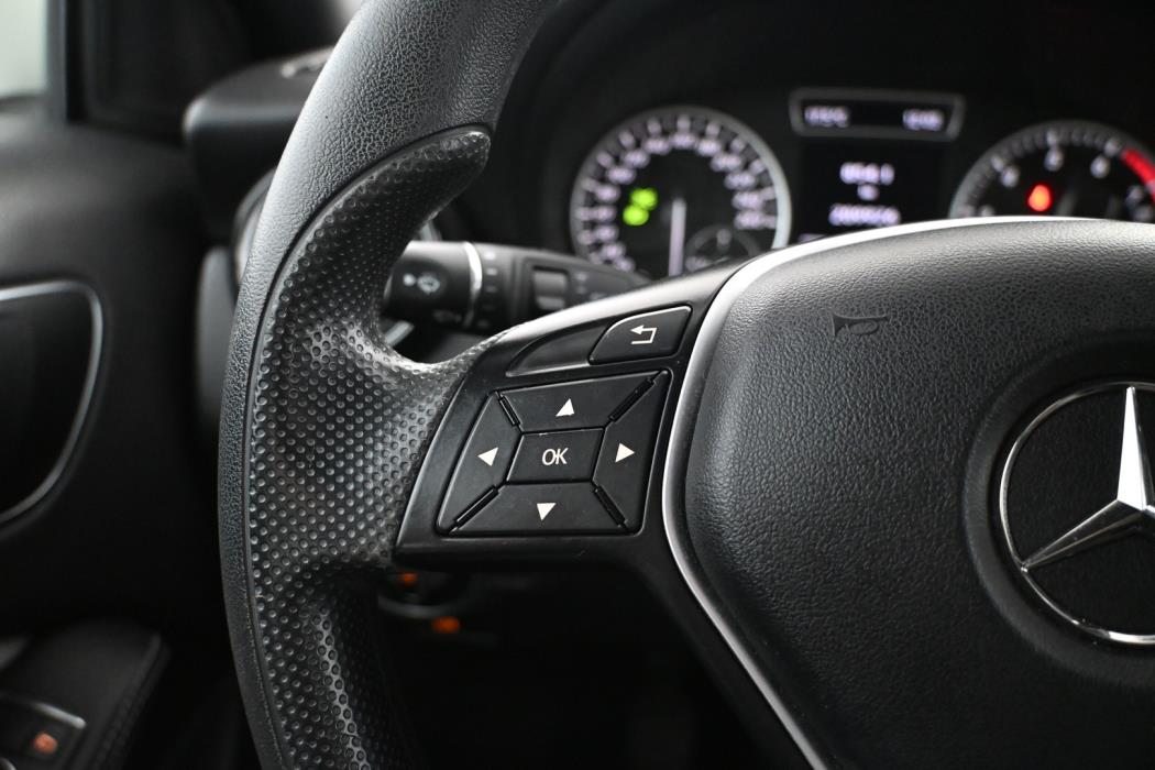 MERCEDES-BENZ A 2013