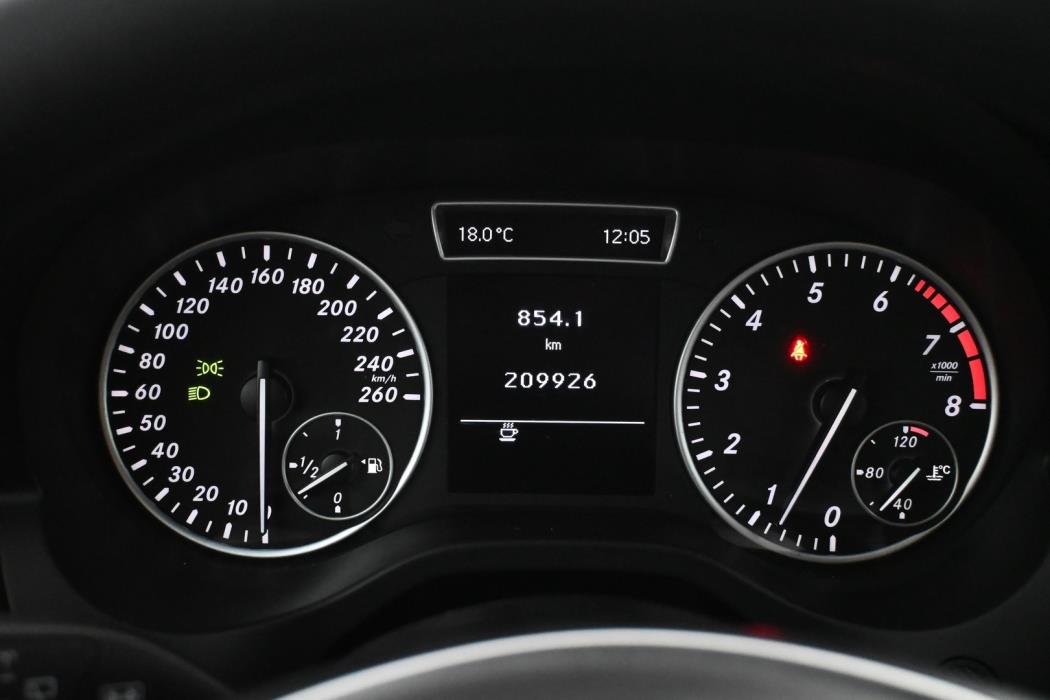 MERCEDES-BENZ A 2013