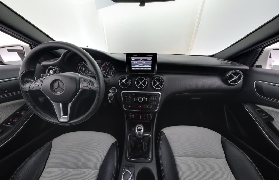 MERCEDES-BENZ A 2013