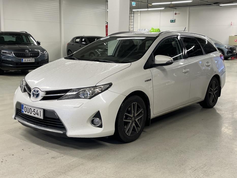 TOYOTA Auris 2014