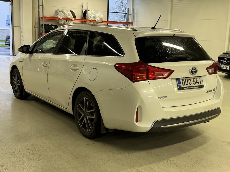 TOYOTA Auris 2014