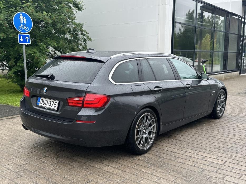 BMW 530 2011