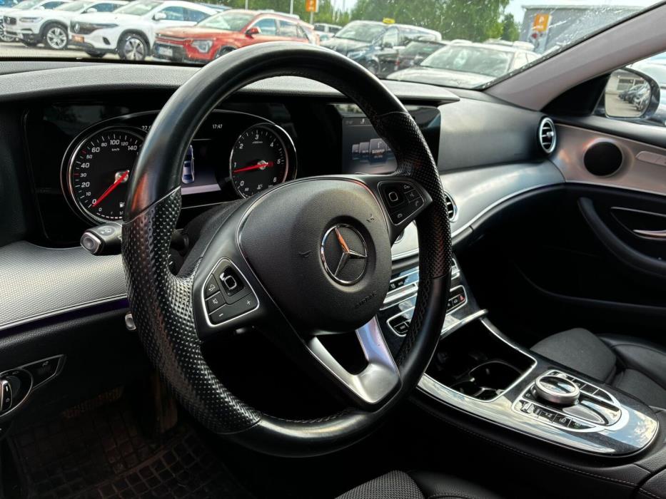 MERCEDES-BENZ E 2017
