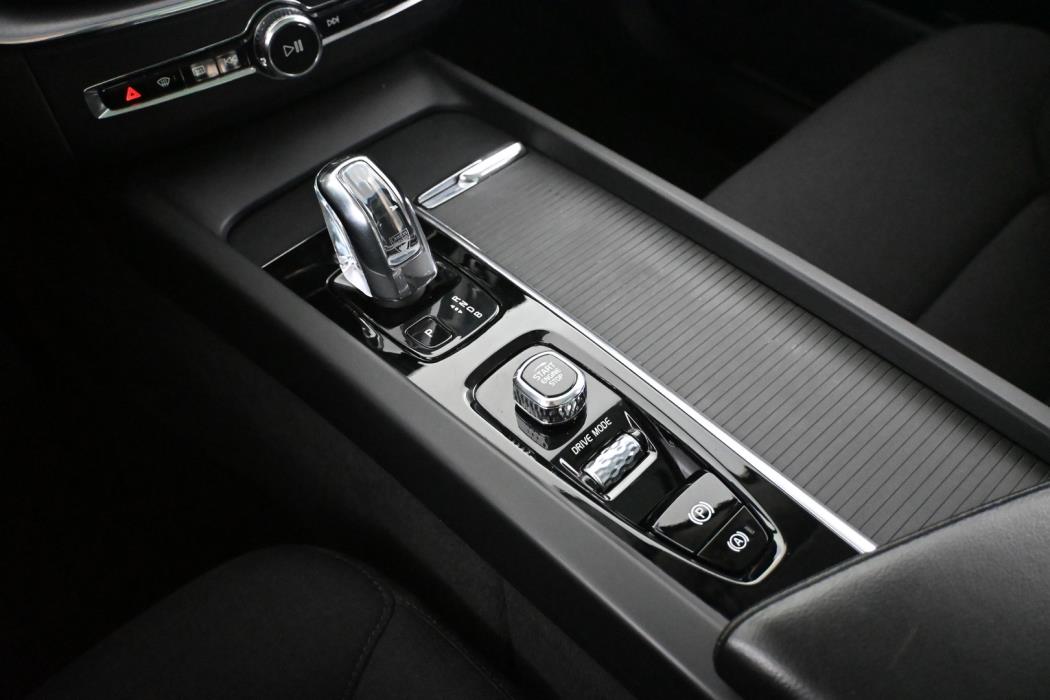 VOLVO XC60 2019