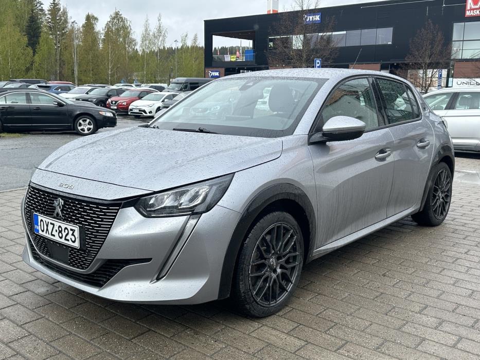 PEUGEOT e-208 2021