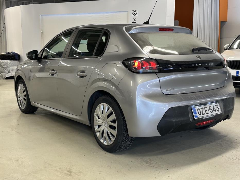 PEUGEOT 208 2021