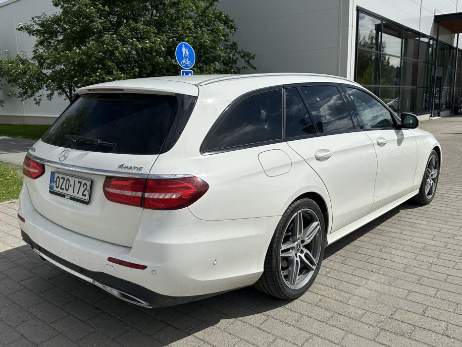 MERCEDES-BENZ E 2019