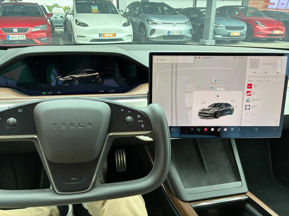 TESLA Model S 2023