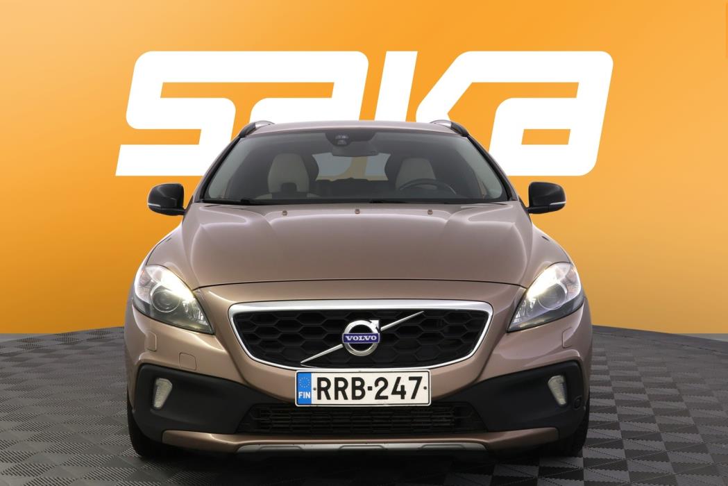 VOLVO V40 Cross Country 2013