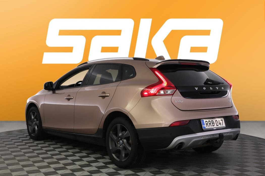 VOLVO V40 Cross Country 2013