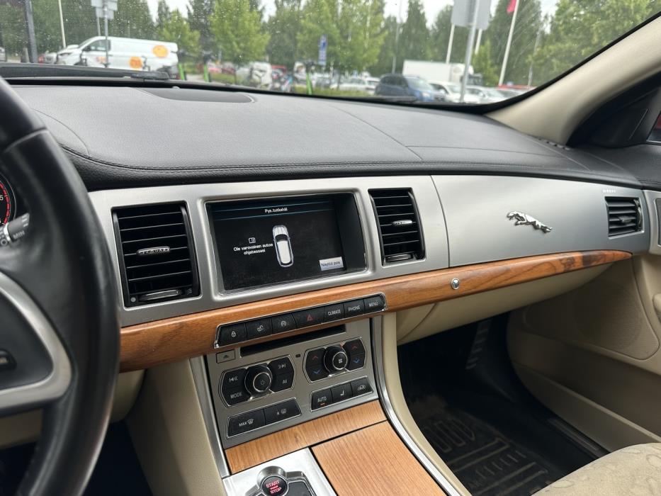 JAGUAR XF 2013