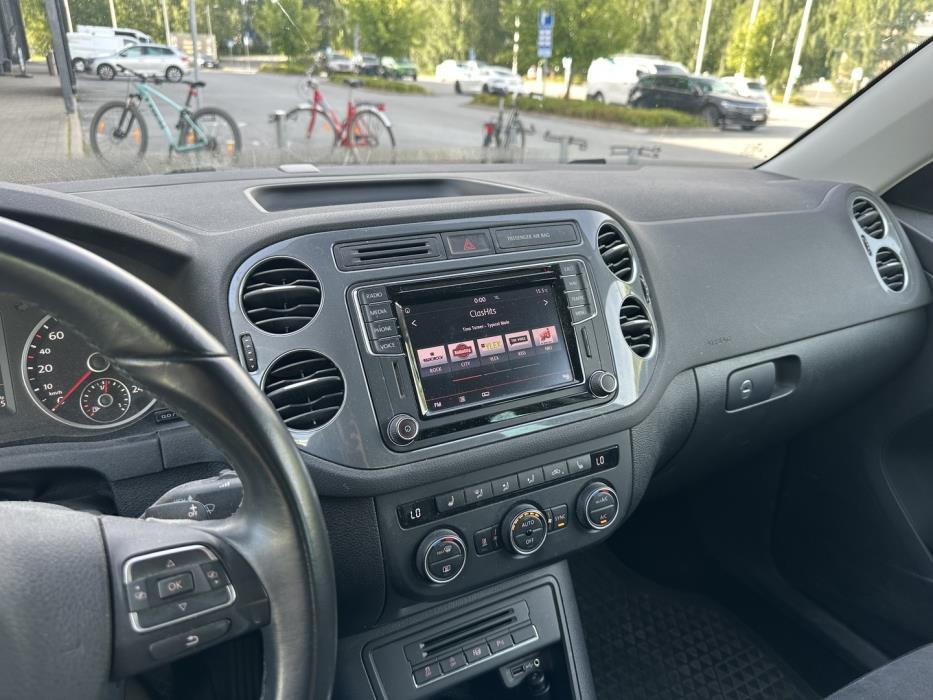 VOLKSWAGEN Tiguan 2016
