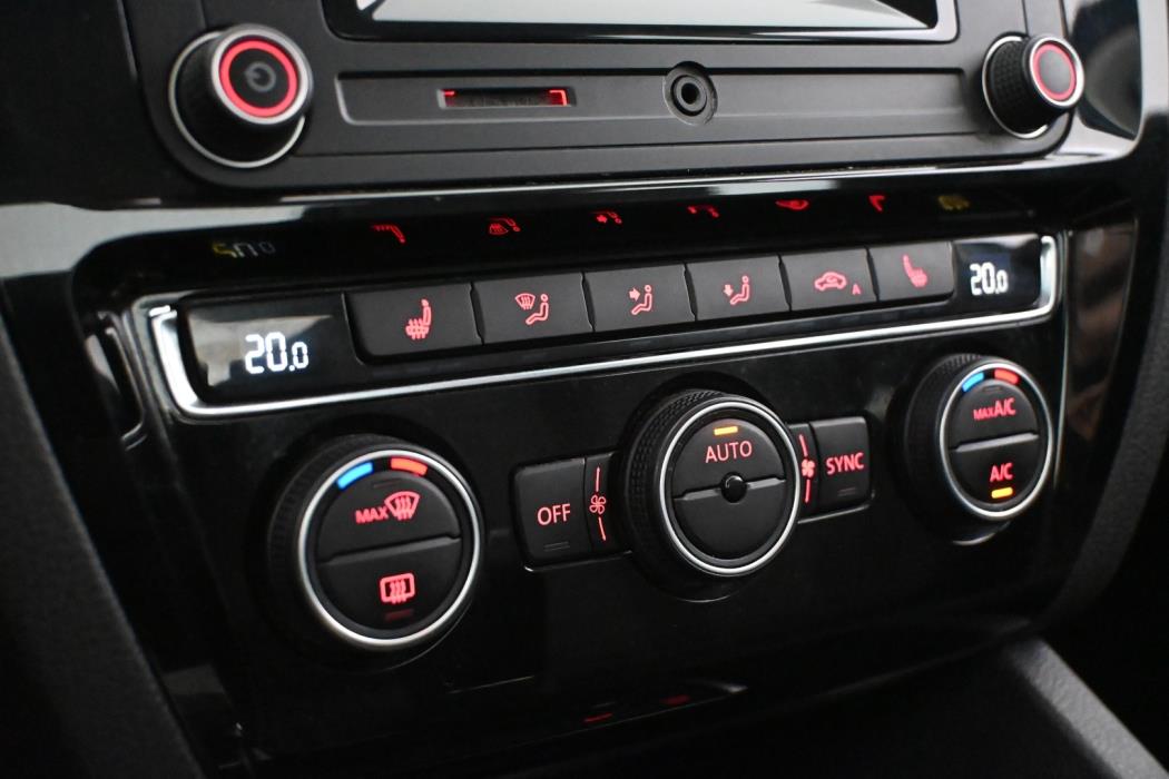 VOLKSWAGEN Jetta 2016
