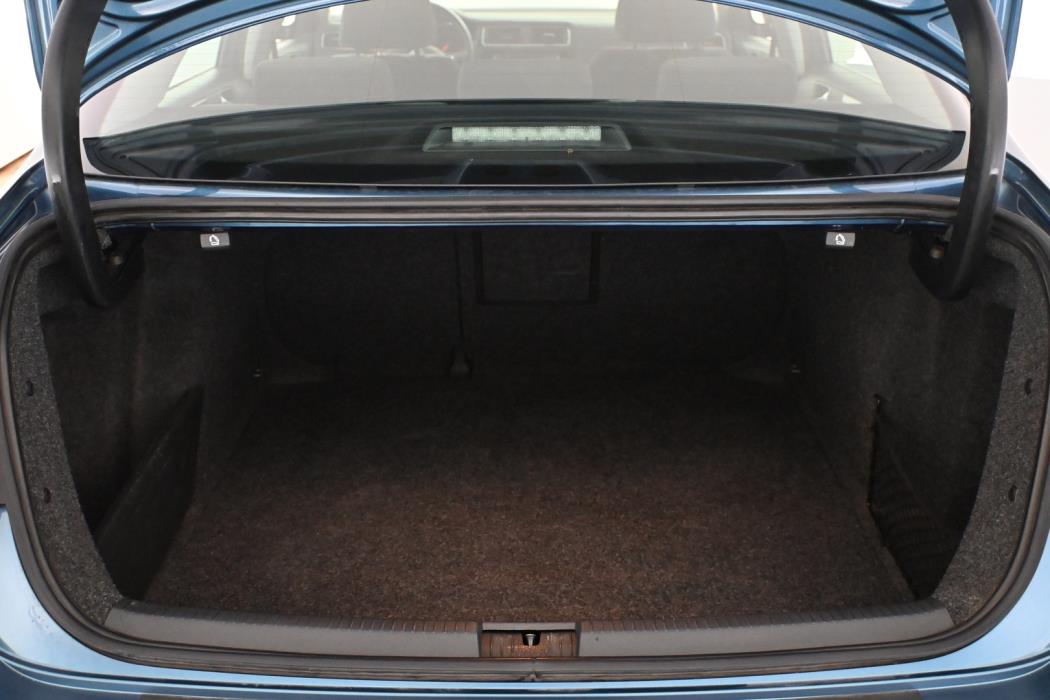 VOLKSWAGEN Jetta 2016