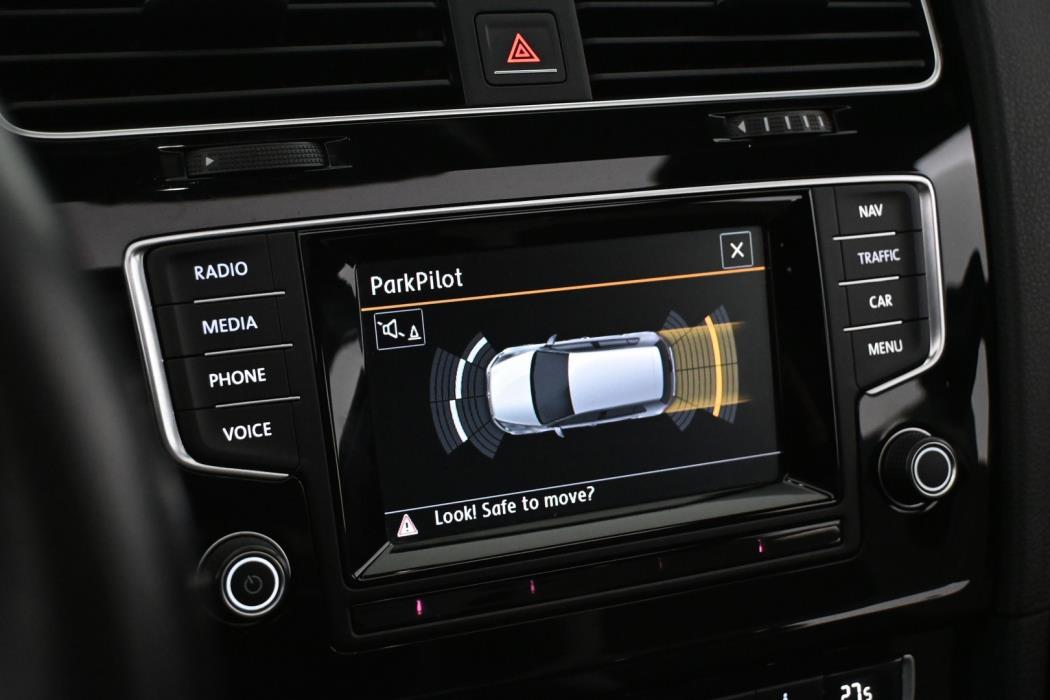 VOLKSWAGEN Golf 2014