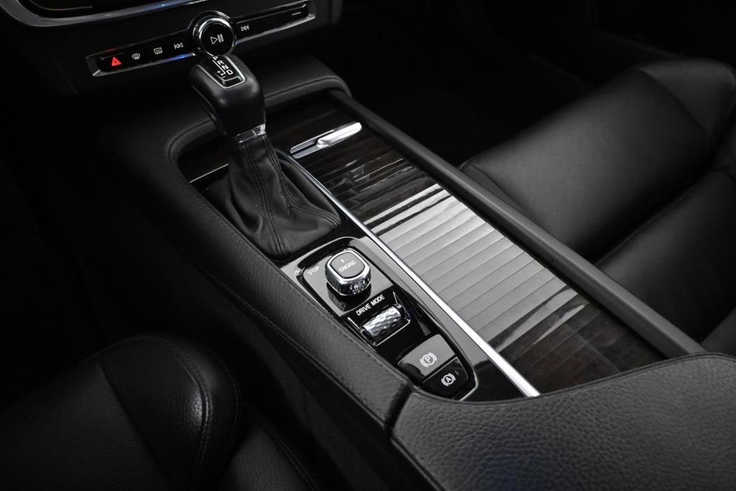 VOLVO S90 2017