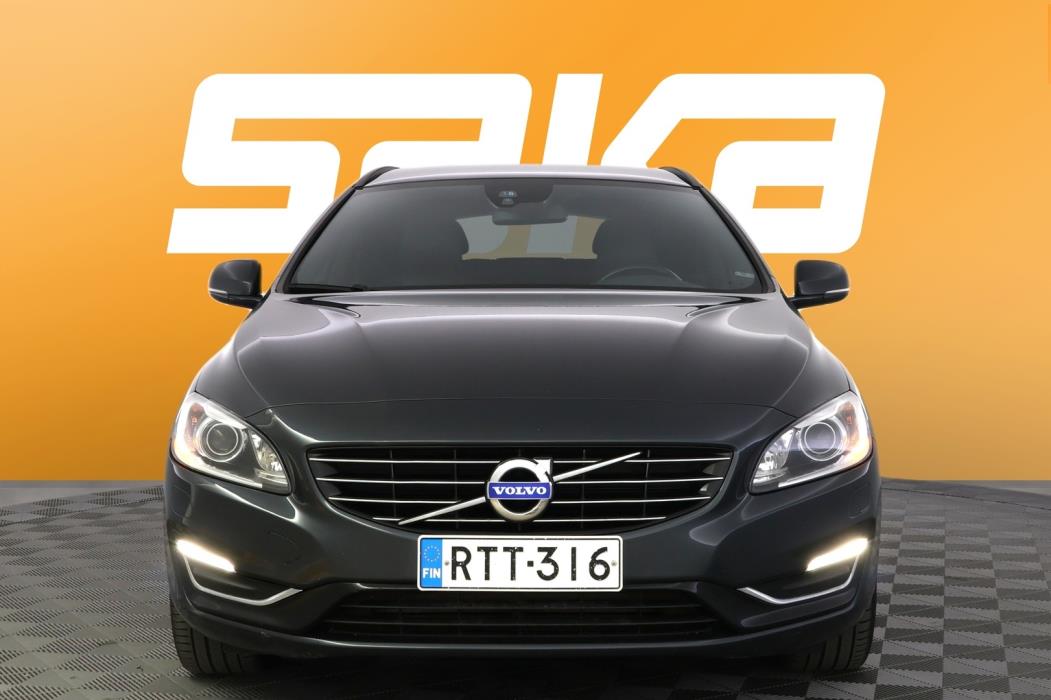 VOLVO V60 2015