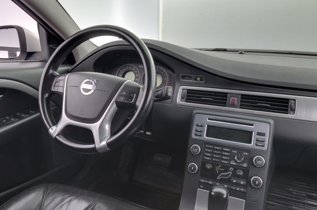 VOLVO V70 2009