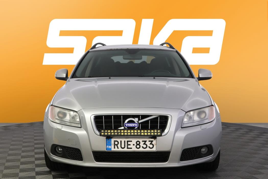 VOLVO V70 2009
