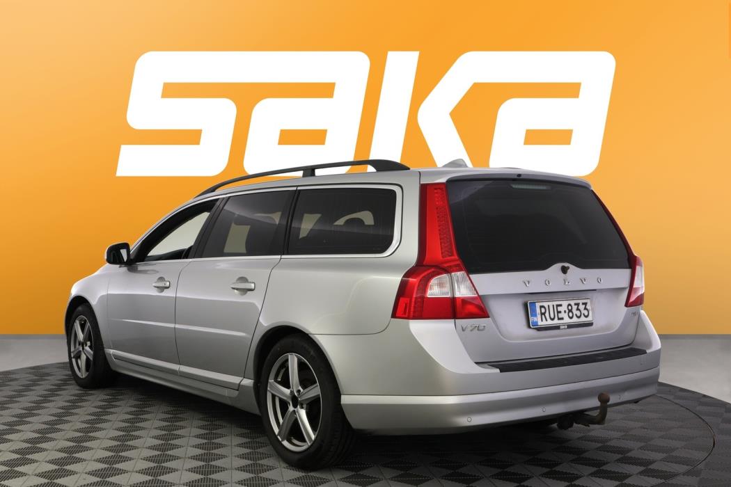 VOLVO V70 2009