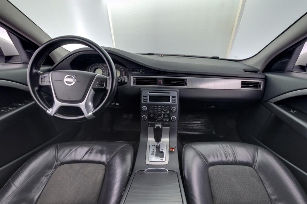 VOLVO V70 2009