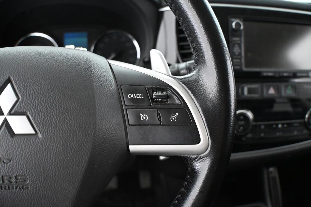 MITSUBISHI Outlander PHEV 2015