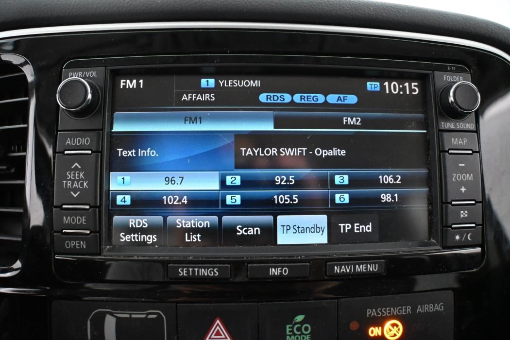 MITSUBISHI Outlander PHEV 2015