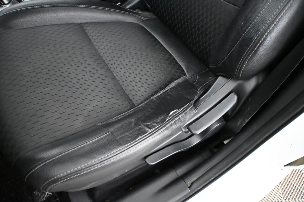 MITSUBISHI Outlander PHEV 2015