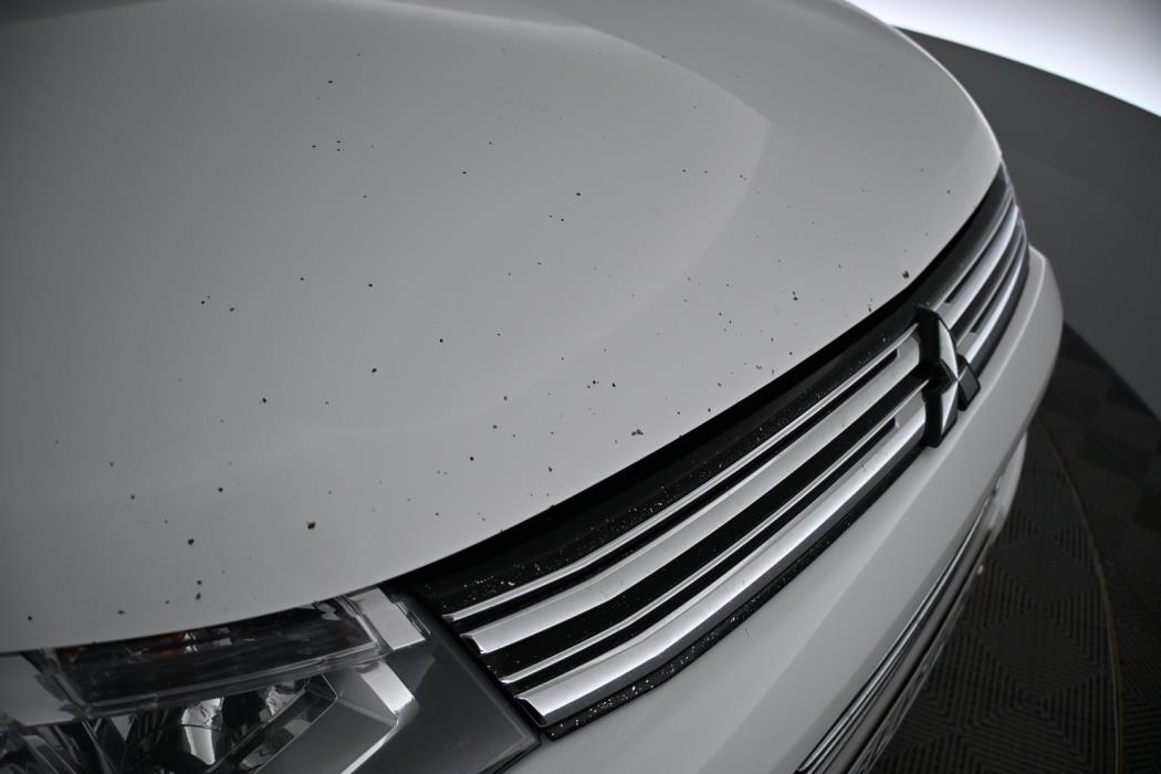 MITSUBISHI Outlander PHEV 2015