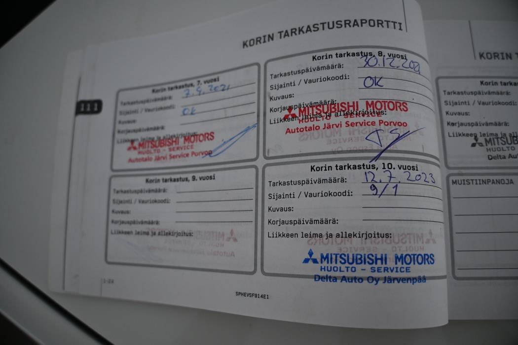 MITSUBISHI Outlander PHEV 2015