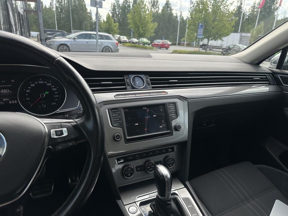 VOLKSWAGEN Passat 2016