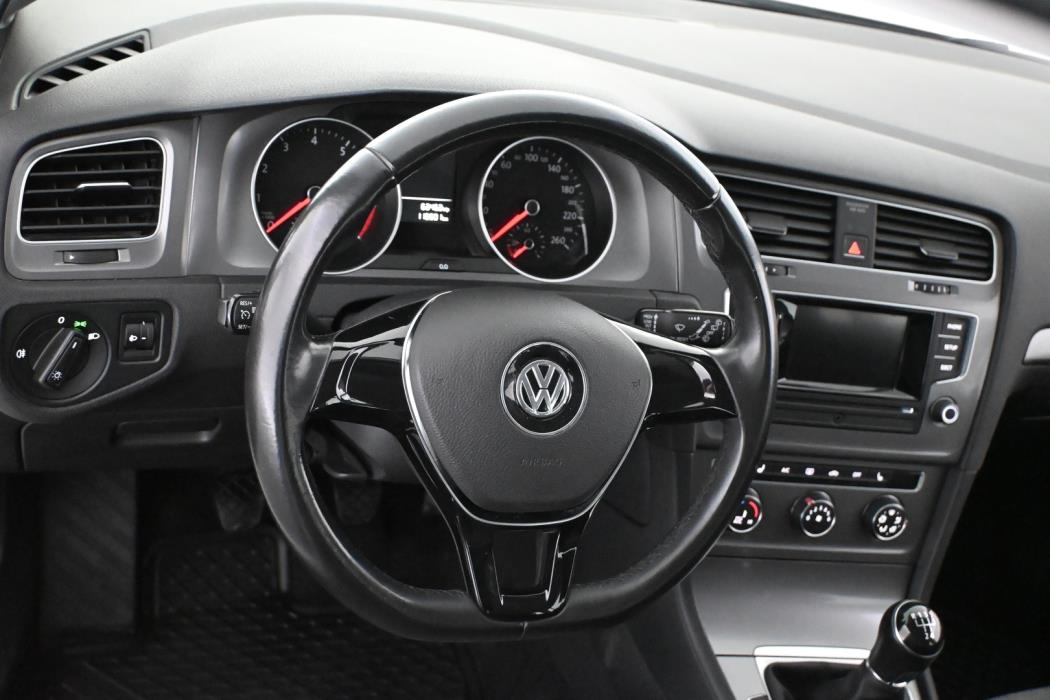 VOLKSWAGEN Golf 2017