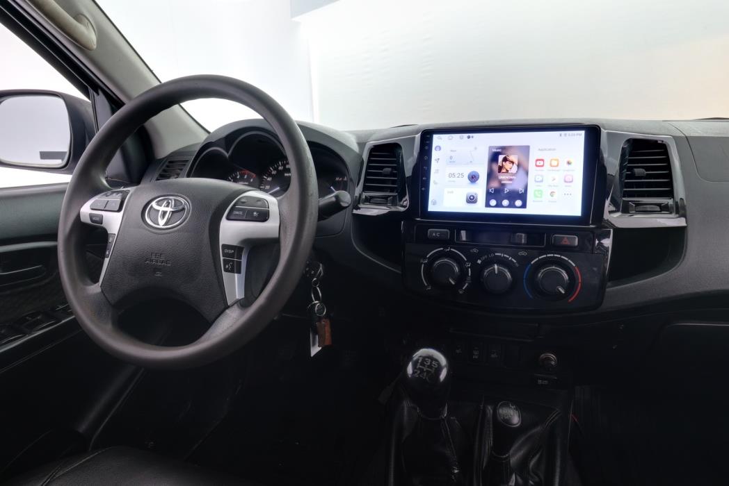 TOYOTA Hilux 2014