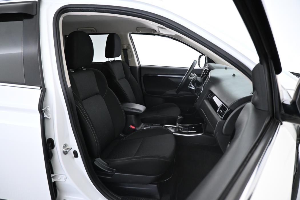 MITSUBISHI Outlander 2019